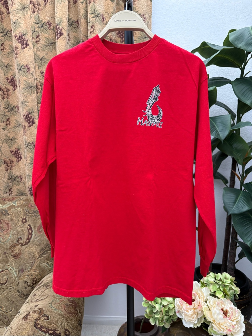 Unbranded Red Long Sleeve Tee with Hawaii Graphic